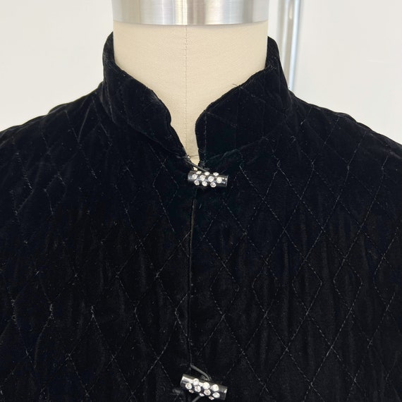 Vintage 1950s Black Velvet Quilted Jacket | Lee J… - image 2