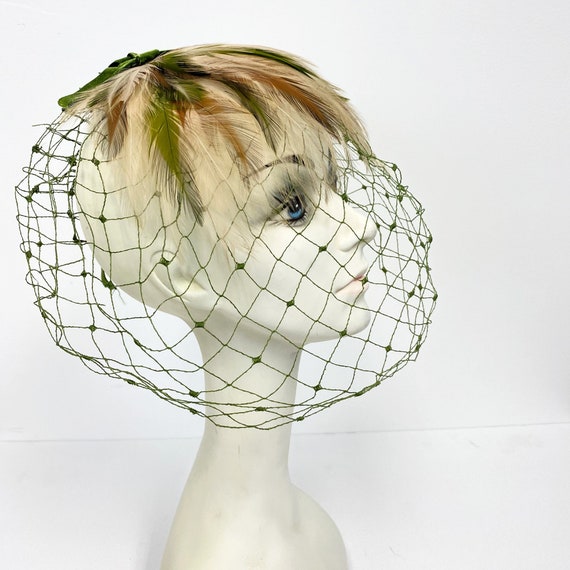 Vintage 1950s Birdcage Fascinator Hat With Feathers a… Gem
