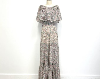 Abito lungo vintage anni '70 in stile prateria con scollatura a balze e spalle scoperte / Stampa floreale / Taglia media