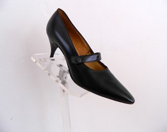 Vintage 1950s Mary Jane Pumps  | Black  Stiletto Heels |  Size 7 1/2 Extra Narrow