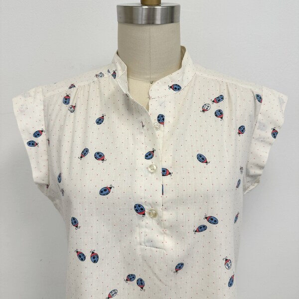 Vintage 70s  Blouse | Lady Bugs and Polka Dots  Short Sleeve | Size Medium