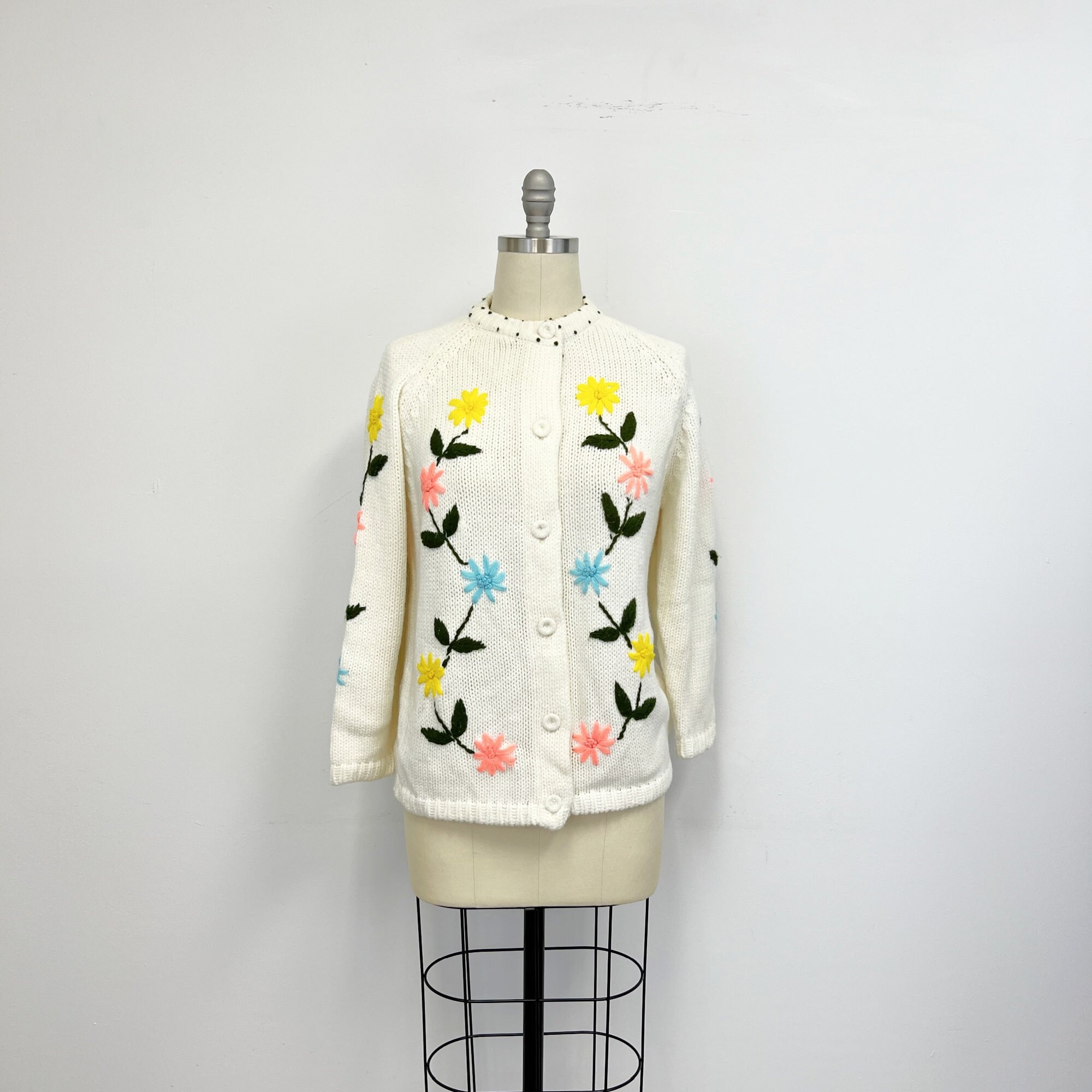 メーカー直売所 Vintage Floral Cardigan Sweater | 1960s Chunky Embroidered カーディガン