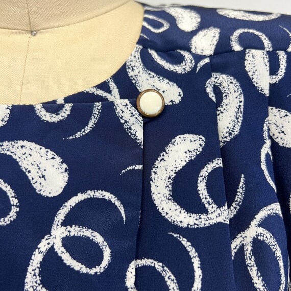 Vintage Belted Dress | 90s Navy Blue and White Li… - image 4