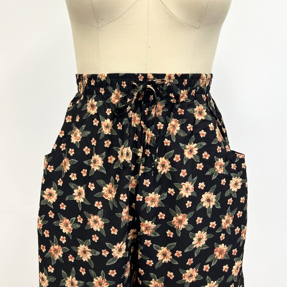 Vintage High Waisted Floral Shorts | Rayon Tie Wa… - image 2