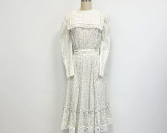 Vestido vintage estilo pradera de Gunne Sax, años 70, con estampado floral lavanda suave y ribete de encaje, talla 5