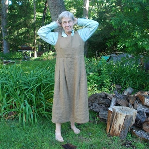 Woman's  Linen Dress Jumper with side pockets
