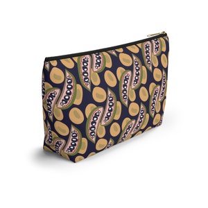 Bean Pod Accessory Pouch w T-bottom image 3