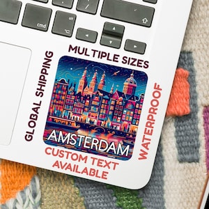 Pegatina de Ámsterdam de noche – Calcomanía de viaje de casas en los canales (5-15 cm) – Vinilo impermeable o papel mate – Arte urbano holandés – Texto personalizado