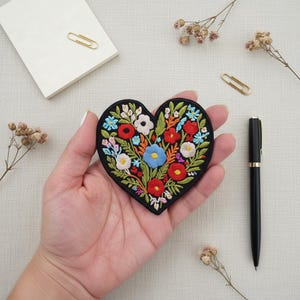 Botanical Love Heart Patch for Denim Vest Floral Embroidered Patch Streetwear Accessory Hook and Loop Vest Art Romantic Sew On Patchwork