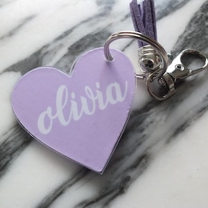 Personalized Lilac Heart Keyring – Custom Double-Sided Acrylic Keychain with White Name or Initial on a Purple Background