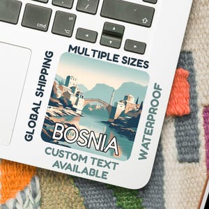 Bosnien-Aufkleber - Pastel Mostar-Brücke Digitale Illustration - Wasserfester Vinyl- oder glänzender Reiseaufkleber (5-15 cm) - Benutzerdefinierte Textoption