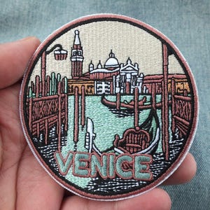 Venice Patch – Iron On Embroidered Gondola & Canal Appliqué – Italy Travel Souvenir Patch for Jacket, Backpack, Denim - Large Round Patch