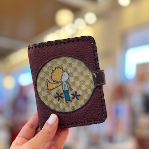 Cartera ecológica vegana y hecha a mano: diseño elegante inspirado en la naturaleza para hombres y mujeres. Regalo único y sostenible.