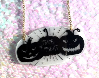 Trick or Treat Pumpkins Necklace - Circle, Halloween, Spooky, Jack O'Lantern