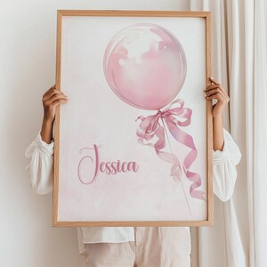 Impressão de nome inicial personalizado, decoração de parede de coquete rosa com nome personalizado, arte de parede digital para impressão, decoração de parede de quarto infantil