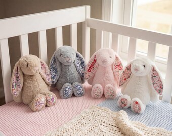 Personalisiertes Kuscheltier | Personalisierte Baby Andenken | Blumenohren mit gesticktem Namen | Kinderzimmer Dekor | Baby-Dusche-Geschenk | Neugeborenen Geschenk