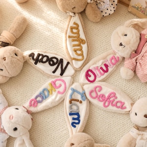 Plüschhase mit individuellem Namen | Erinnerungsgeschenk zur Geburt | Weiches Stoffkaninchen | Deko fürs Babyzimmer | Personalisiertes Babygeschenk Bild 13