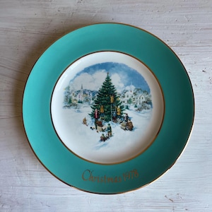 Avon 1978 Christmas Plate | Christmas Plate | Vintage Christmas Dishes | Christmas Plates | Avon Christmas Collector Plate | Collector Plate
