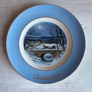 Avon 1979 Christmas Plate | Christmas Plate | Vintage Christmas Dishes | Christmas Plates | Avon Christmas Collector Plate | Collector Plate