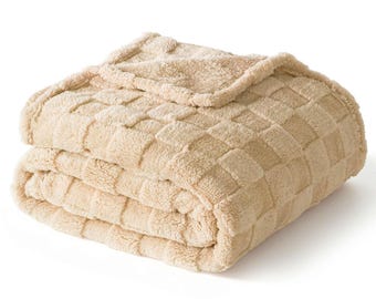 Fleece Throw Blanket for Couch, Super Soft 3D Checkered Jacquard Bed Blanket, Cozy Fluffy Lightweight Blanket for All S, Personalized touch