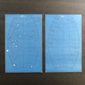 MAPAS ESTELARES c. 1946 • conjunto de 2 impresiones vintage originales • impresiones celestiales azules: mapa 6 y 7 • impresiones astronómicas • Orión Pléyades Piscis Aries