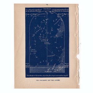 c. 1891 AGOSTO ESTRELLAS litografía celeste • grabado antiguo original • astronomía carta celeste litografía - Mapa norte de agosto