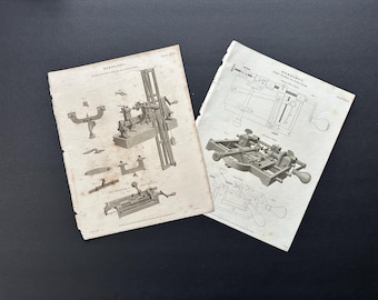 Grabados de relojería c. 1817 • Juego de 2 láminas antiguas originales • Cronometría • Fabricación de relojes • Horólogo • Relojero • Máquinas de huso