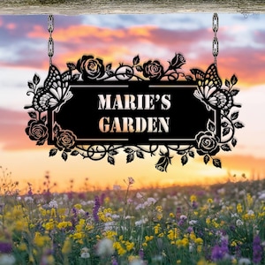 Letrero de jardín personalizado con mariposas y rosas, letrero colgante para el jardín de Marie, letrero de mariposas, letrero para jardín de rosas, letrero colgante para jardín, regalo para mamá