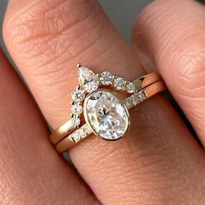 2 CT Oval Cut Bezel Set Moissanite Engagement Ring Set, Oval Vintage Wedding Ring Set, Yellow Gold Bridal Ring Set, Anniversary Ring.