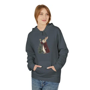 Sudadera navideña de Baby Yoda, sudadera polar unisex para las fiestas, regalo festivo para fans de Star Wars, ropa de invierno acogedora, para amantes de The Mandalorian. imagen 7