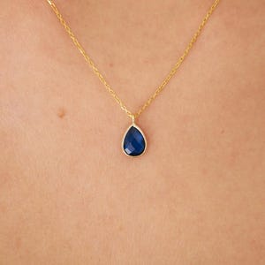 Vergoldete Silberkette: Blauer Zirkon Saphir Tropfen Anhänger