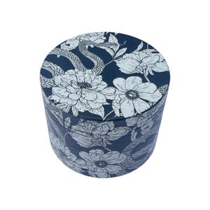 Triturador de ervas Serpente em Flores | Triturador de especiarias e tabaco de metal com 4 camadas (50 mm) | Presente floral gótico