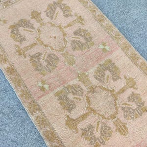 2x3 rug doormat, Skinny rug, Turkish rug 2x3, Small antique rug 2x3 neutral, Persian Heriz rug 2x3, Vintage 2x3 oushak rug, Bath mat rug 2x3