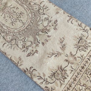 70x200 Läufer grüne Farbe, Magerer antiker Teppich 2x7, Vintage Läufer 2x7, Schmaler Läufer, Türkischer 2x7 Oushak Läufer, Persischer Läufer