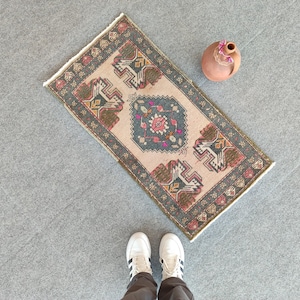 2x3 rug vintage, Skinny rug, Turkish rug 2x3, Oushak rug 2x3, Bath mat rug 2x3, Oushak rug 2x3, Persian 2x3 heriz rug, Narrow small runner