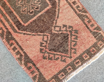 2x3 rug vintage, Skinny rug, Turkish rug 2x3, Doormat rug 2x3, Bath mat rug 2x3, Oushak rug 2x3, Rare 2x3 heriz rug, Narrow small runner