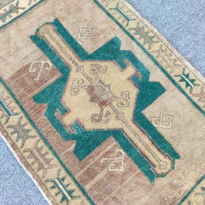 2x3 rug vintage, Skinny rug, Turkish rug 2x3, Oushak rug 2x3, Doormat rug 2x3, Bath mat rug 2x3, Small antique rug 2x3, Narrow small rug