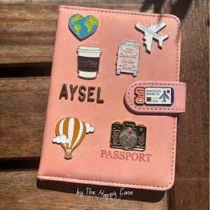 Personalisierte RFID-blockierende Passport-Brieftasche mit Magnetverschluss, Anhänger & Name - benutzerdefiniertes Reise-Accessoire aus PU-Leder - Valentinstag.