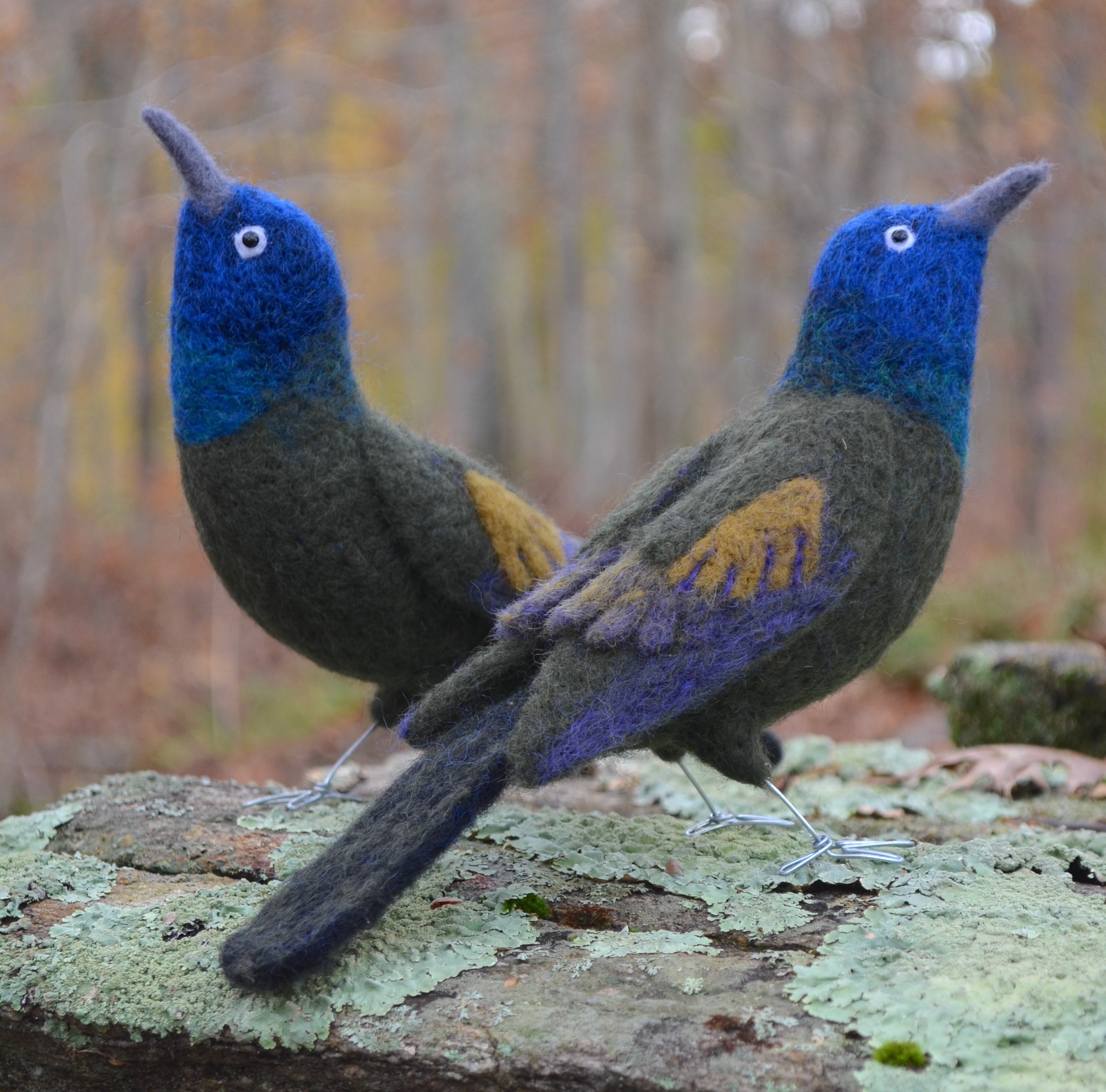 青銅製抽象人形 ダークグレー Mr. Common Grackle, Life Size Needle Felted Bird Fiber Sculpture