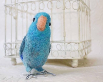 Mr. Blue Pacific Parrotlet, pájaro de fieltro con aguja, escultura de pájaro de arte de fibra de lana