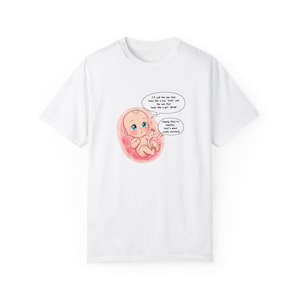Comfort Colors® T-shirt baby in baarmoeder - schattig T-shirt zwangerschapsaankondiging, uniseks T-shirt, genderneutraal shirt, zwangerschapskleding, aanstaande moeder