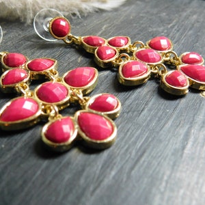 Pomegranate seeds. Boho brass & Lucite fuchsia dangle post earrings  #FestiveEtsyFinds