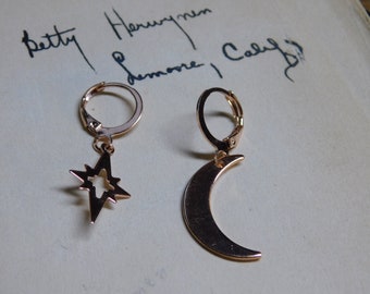 Orecchini asimmetrici My Moon & Stars / Mezzaluna in oro rosa e Stella Polare #FestiveEtsyFinds