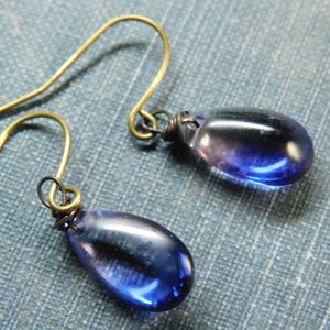 Midsummer Twilight. Tanzanite Purple Glass Academia style teardrop earrings. Minimalist Victorian dainty pretty Bridal earrings