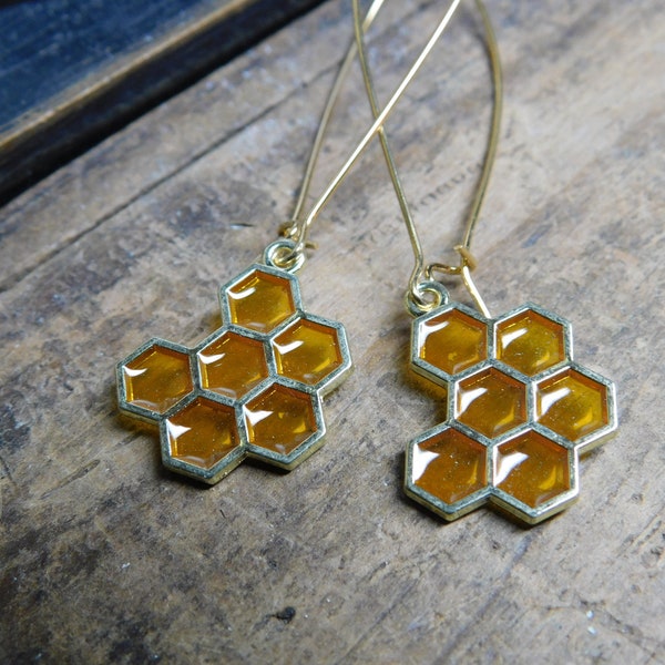 The Hive. Honeycomb Resin & brass earrings. Golden honey yellow.  #FestiveEtsyFinds