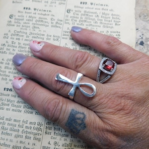 Osiris | Riesiger Ankh-Kreuzring aus Sterlingsilber. Handgefertigt nach Ihren Maßen. Altägyptisches Symbol. #FestiveEtsyFinds