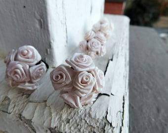 Bruidsmeisje satijn Rose Bloom Topiary modevak bloem romantische bruidsmeisjes ring. Bloemboeketring. Champagne bloemencorsagering.