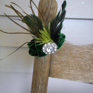 osfa Forest green Velvet Lime Ostrich /& Emerald Green Rooster Feathers The Lady Olwen Fascinator Flapper wrist cuff Rhinestone Button