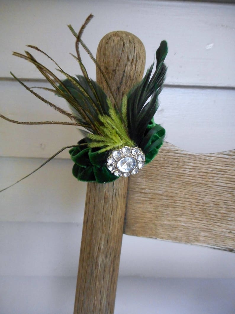 osfa Forest green Velvet Lime Ostrich /& Emerald Green Rooster Feathers The Lady Olwen Fascinator Flapper wrist cuff Rhinestone Button