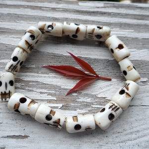 Erebus. Carved Bone Skull Stretch Bracelet  #FestiveEtsyFinds